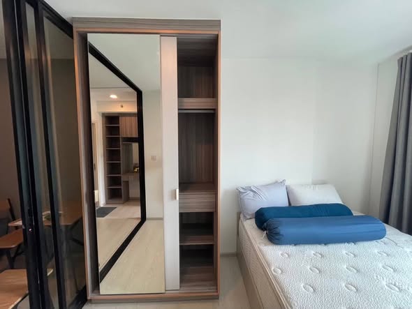 bedroom and room interior of KnightsBridge Phaholyothin Interchange