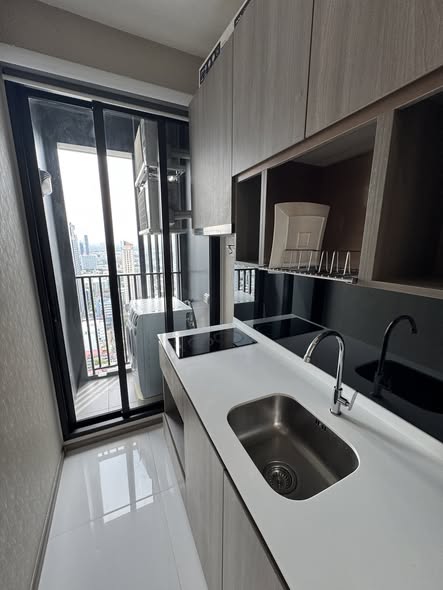 bathroom and kitchen of KnightsBridge Prime Onnut