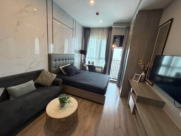 bedroom and living room of KnightsBridge Prime Onnut