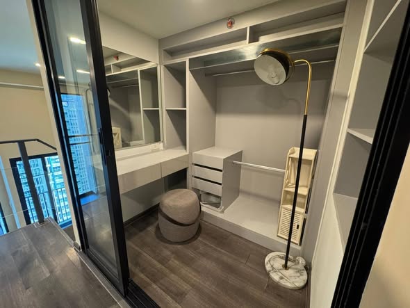 room interior of KnightsBridge Space Rama9