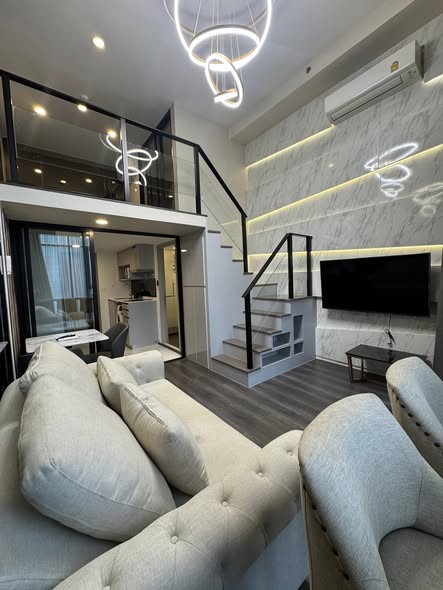 living room of KnightsBridge Space Ratchayothin