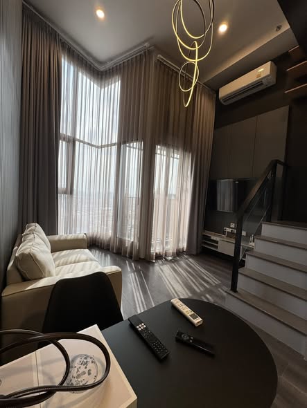 living room of KnightsBridge Space Ratchayothin