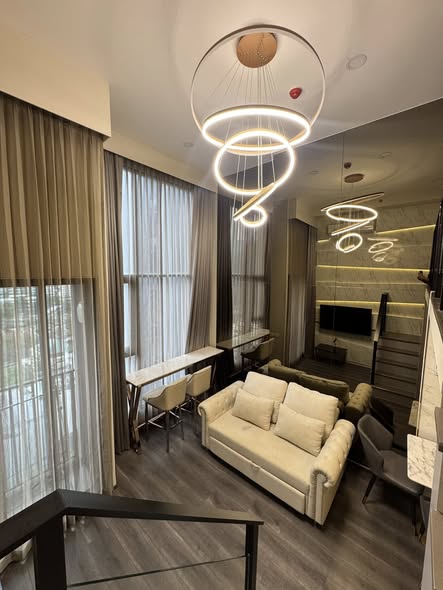 living room of KnightsBridge Space Ratchayothin