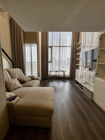 living room of KnightsBridge Space Ratchayothin
