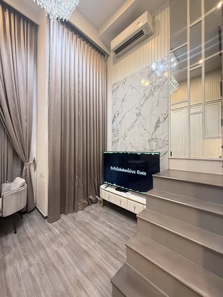 living room of KnightsBridge Space Ratchayothin