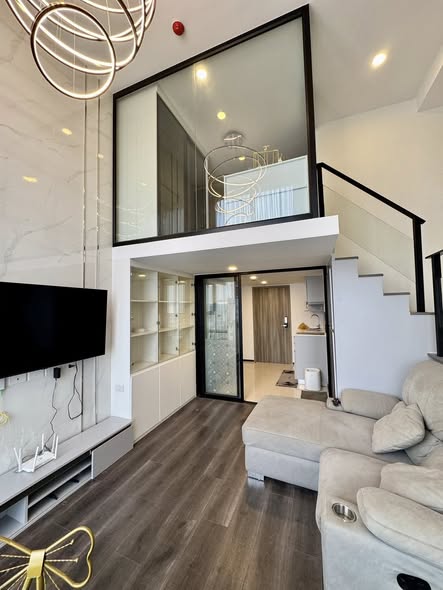 living room and room interior of KnightsBridge Space Ratchayothin