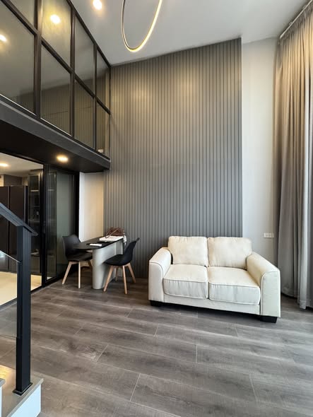 living room and room interior of KnightsBridge Space Ratchayothin
