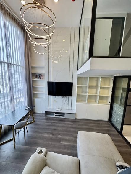 living room and room interior of KnightsBridge Space Ratchayothin