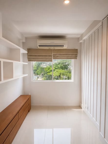 room interior of L Style Condo