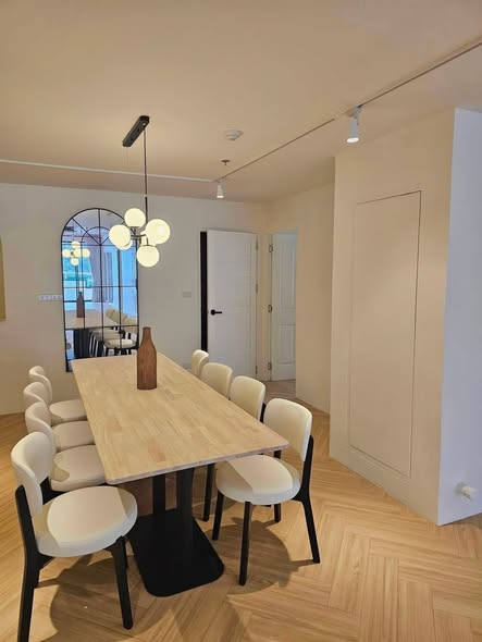 room interior of Las Colinas