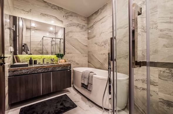 bathroom of LAVIQ Sukhumvit 57