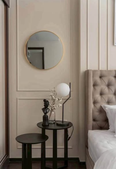 bedroom and room interior of LAVIQ Sukhumvit 57