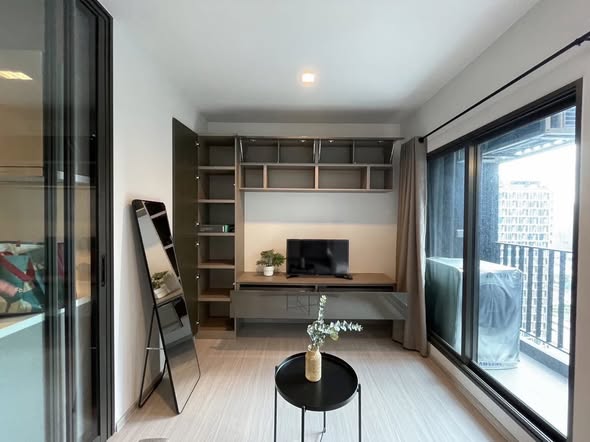 bedroom and room interior of Life Asoke – Rama 9