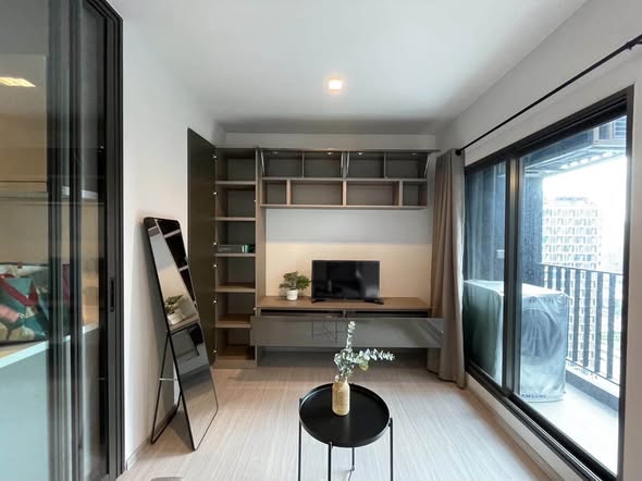 bedroom and room interior of Life Asoke – Rama 9