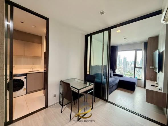 bedroom and room interior of Life Asoke – Rama 9