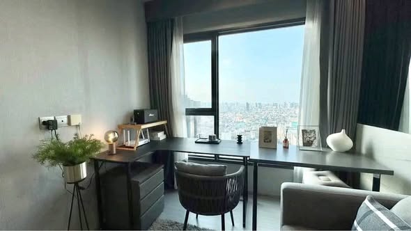 living room and bedroom of Life Asoke – Rama 9