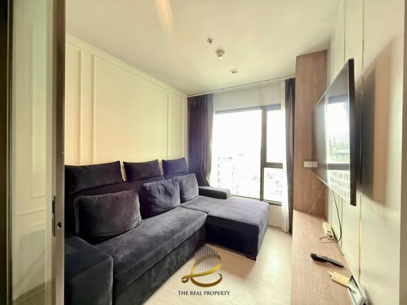 living room and bedroom of Life Asoke – Rama 9