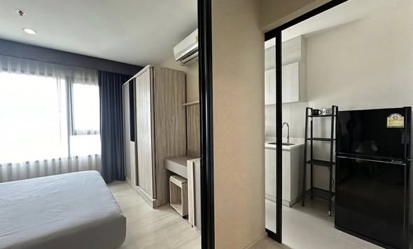 bedroom and room interior of Life Asoke