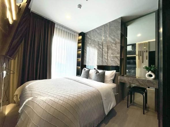 bedroom of Life Asoke Hype