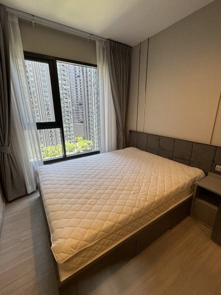 bedroom of Life Asoke Hype
