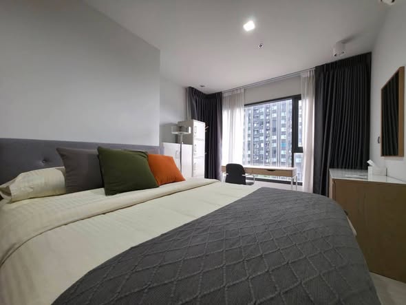 bedroom of Life Asoke Hype