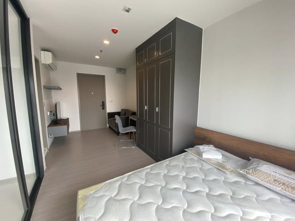 bedroom of Life Asoke Hype