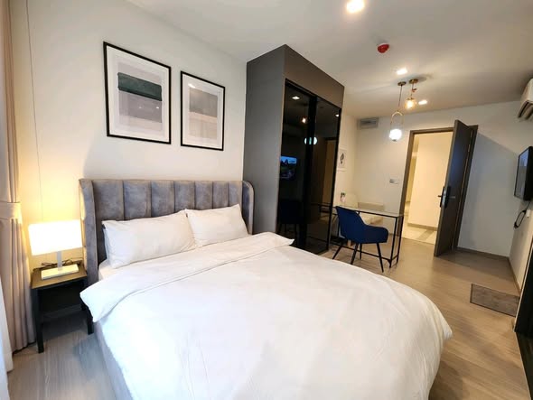 bedroom of Life Asoke Hype
