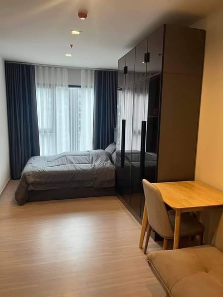 bedroom of Life Asoke Hype