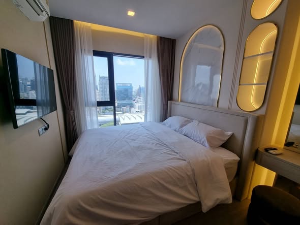 bedroom of Life Asoke Hype