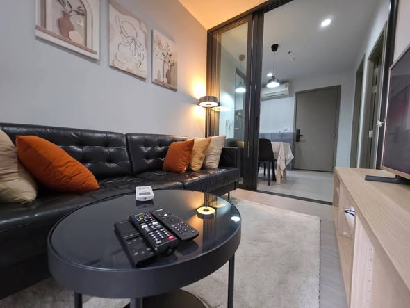 bedroom and living room of Life Asoke Hype