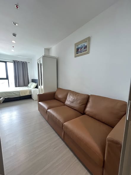 bedroom and living room of Life Asoke Hype
