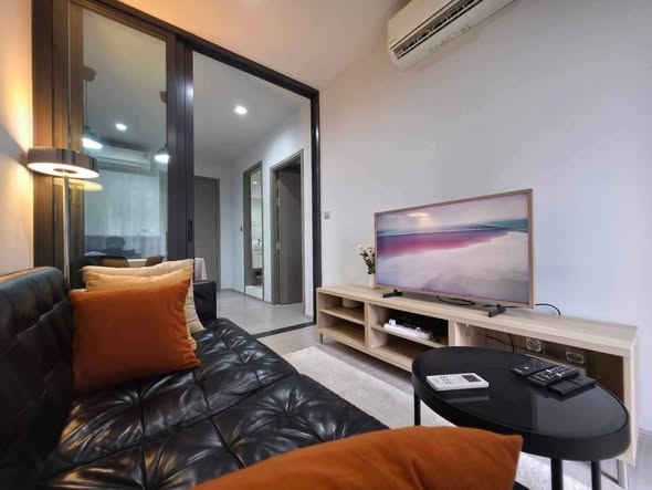 bedroom and living room and room interior of Life Asoke Hype