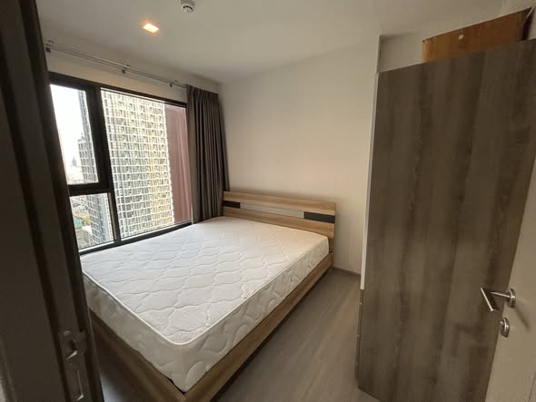 bedroom and room interior of Life Asoke Hype