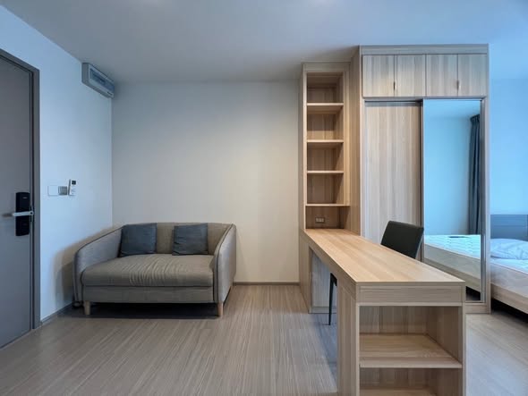 bedroom and room interior of Life Asoke Hype