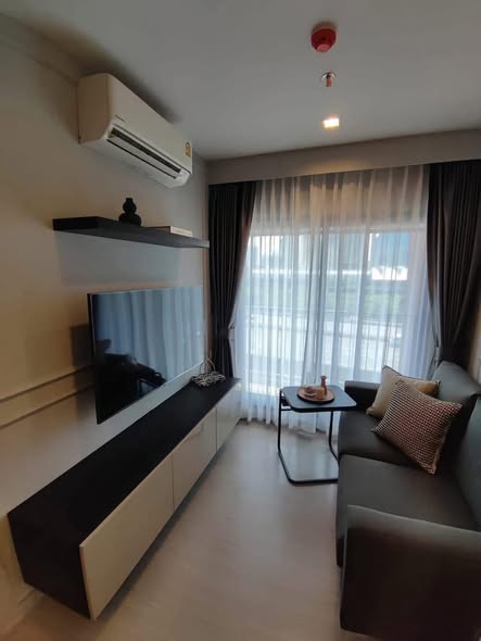 living room and bedroom of Life Asoke Hype
