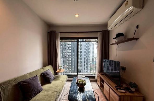living room and bedroom of Life Asoke Hype