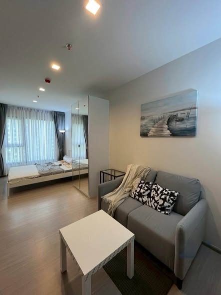 living room and bedroom of Life Asoke Hype