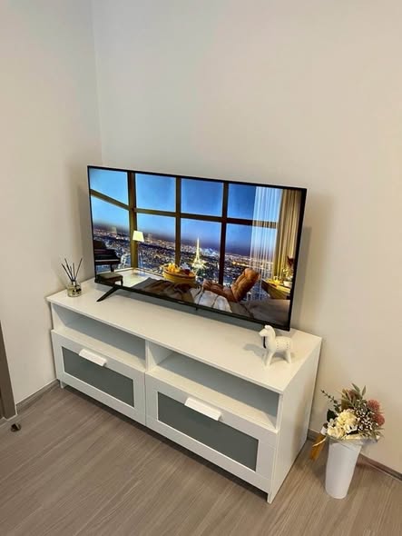 room interior of Life Asoke Hype