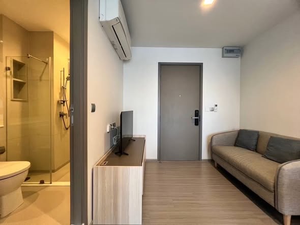 room interior of Life Asoke Hype