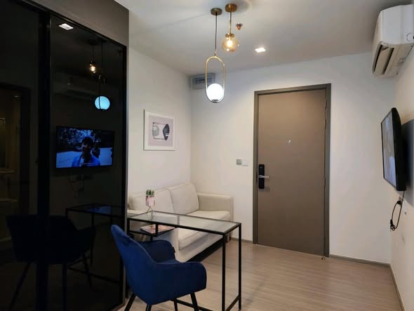 room interior of Life Asoke Hype