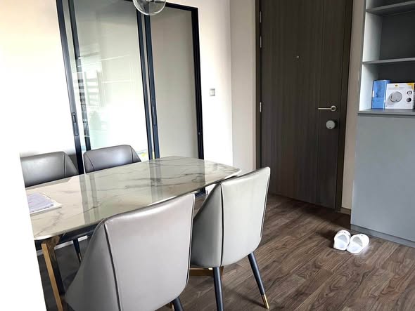 room interior of Life Ladprao Valley