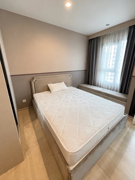 bedroom of Life One Wireless
