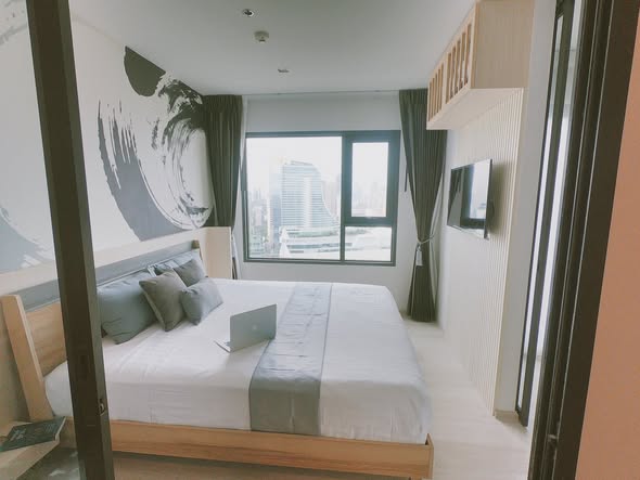 bedroom of Life One Wireless