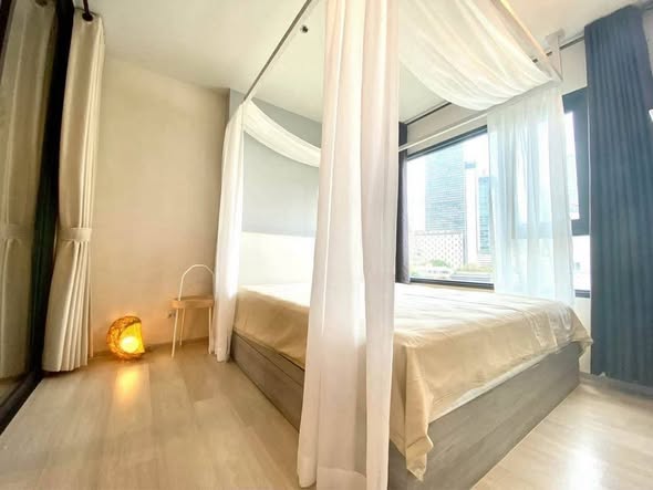 bedroom of Life One Wireless