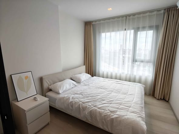bedroom of Life One Wireless