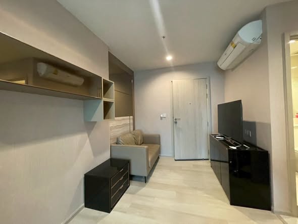 bedroom of Life One Wireless