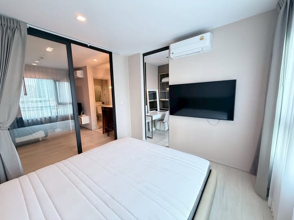 bedroom of Life One Wireless