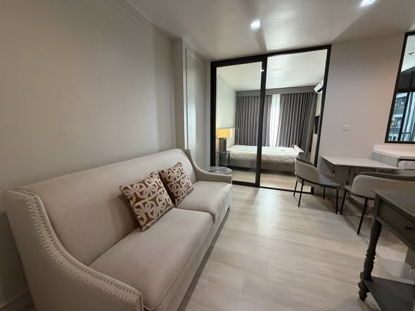 bedroom of Life One Wireless