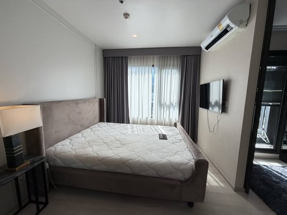 bedroom of Life One Wireless