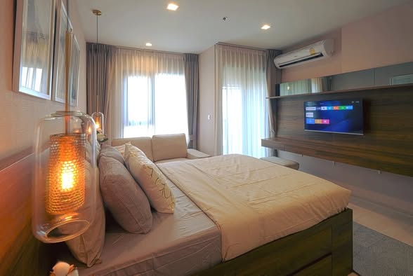 bedroom of Life One Wireless